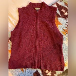 Orvis women’s sweater vest size Xl cable knit zip up burgundy